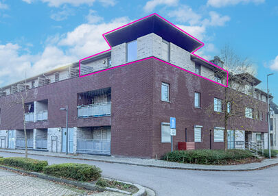 Bij ImmoFusion 7/7 &ldquo;open huis&rdquo; : klik op onze 3D-TOUR.
Ervaar vastgoed alsof je er zelf doorloopt!

Welkom in dit aangename en ruime appartement, gelegen op de bovenste verdieping (2de verdiep) van een verzorgd gebouw in een rustige woonwijk te Bering