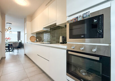 Bij ImmoFusion 7/7 &ldquo;open huis&rdquo; : klik op onze 3D-TOUR.

Ervaar vastgoed alsof je er zelf doorloopt!

Op zoek naar een recent, energiezuinig en instapklaar appartement? Dan is dit pareltje uit 2022 misschien wel jouw nieuwe thuis! Gelegen op de Koolmij