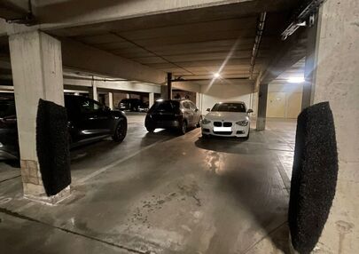 Binnenstaanplaats te koop in Genk