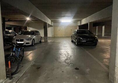 Binnenstaanplaats te koop in Genk