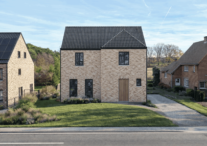 Ontdek deze centraal gelegen bouwgrond voor open bebouwing in de Vinnehoekstraat 12 te Lummen, gelegen in een woongebied met landelijk karakter. Het perceel van 7are 31ca beschikt over een mooie perceelbreedte van 18 meter, wat je veel vrijheid geeft voor