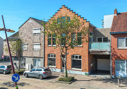 Bij ImmoFusion 7/7 “open huis” : klik op onze 3D-TOUR.
Ervaar vastgoed alsof je er zelf doorloopt!

Op zoek naar een rendabele opbrengsteigendom op toplocatie?
Ontdek deze combinatie van een instapklaar gelijkvloers appartement (145m²) met tuin, inpa