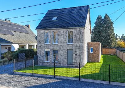 Bij ImmoFusion 7/7 &ldquo;open huis&rdquo;: klik op onze 3D-TOUR.
Ervaar vastgoed alsof je er zelf doorloopt!

Ontdek deze indrukwekkende open bebouwing in de Tervantstraat 198 te Paal, een woning die in 2025 een volledige transformatie kreeg en vandaag bijna als