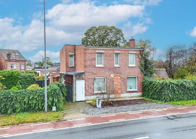 Bij ImmoFusion 7/7 “open huis”: klik op onze 3D-TOUR. Ervaar vastgoed alsof je er zelf doorloopt!

Welkom aan de Hasseltsesteenweg 171 in 3580 Beringen: hier wacht een prachtige, instapklare open bebouwing op een royaal hoek­perceel van circa 1.000 m