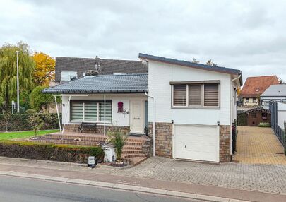 Bij ImmoFusion 7/7 “open huis”: klik op onze 3D-TOUR.
Ervaar vastgoed alsof je er zelf doorloopt!

Ontdek deze charmante open bebouwing aan de Edward Staintonstraat 17 in Heusden-Zolder, perfect gelegen in het centrum van Heusden. Deze woning met een 