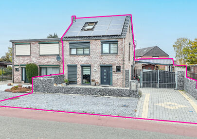 Bij ImmoFusion 7/7 &ldquo;open huis&rdquo;: klik op onze 3D-TOUR.
Ervaar vastgoed alsof je er zelf doorloopt!

Ontdek deze volledig gerenoveerde en instapklare woning in een rustige woonwijk van Houthalen-Oost, op wandelafstand van recreatieparken Hengelhoef en K