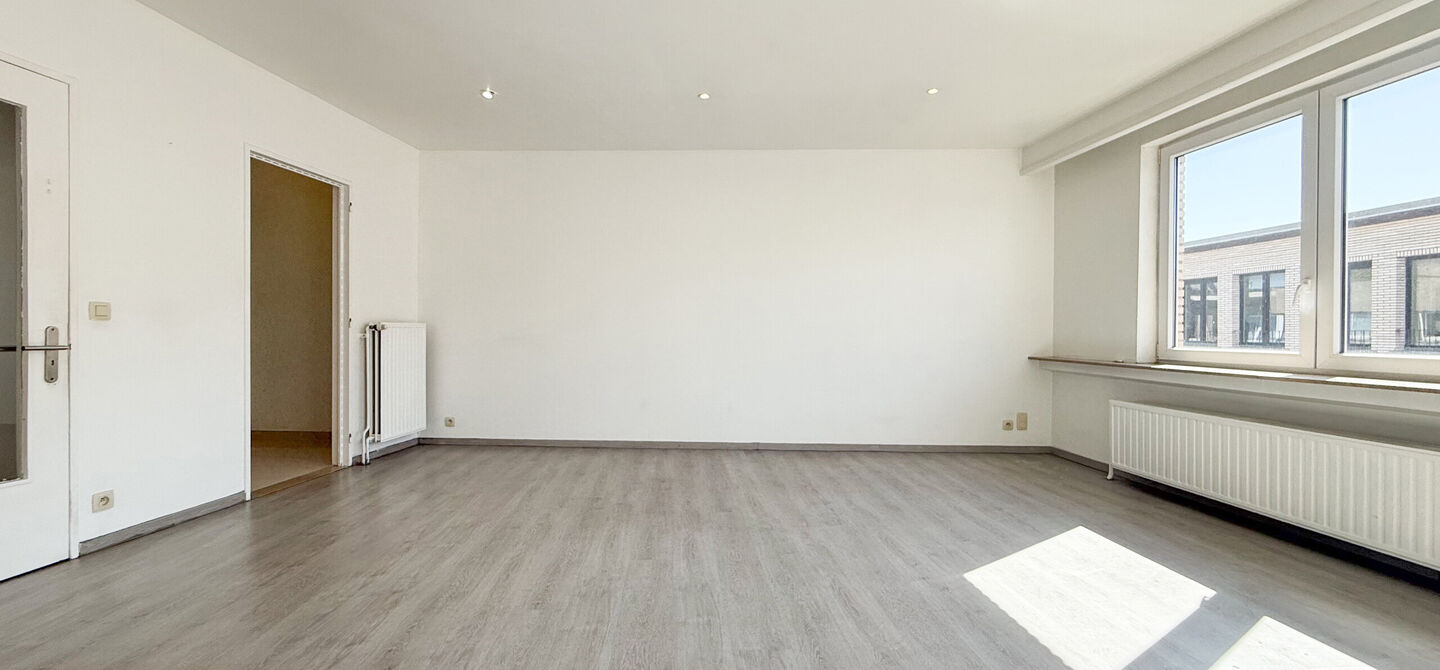 Bij ImmoFusion 7/7 “open huis” : klik op onze 3D-TOUR.
Ervaar vastgoed alsof u er zelf doorloopt!
Bent u op zoek naar een instapklaar appartement met twee slaapkamers, een gunstig EPC-label en een conforme elektrische installatie? Dan is dit appartem