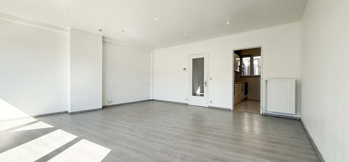 Bij ImmoFusion 7/7 “open huis” : klik op onze 3D-TOUR.
Ervaar vastgoed alsof u er zelf doorloopt!
Bent u op zoek naar een instapklaar appartement met twee slaapkamers, een gunstig EPC-label en een conforme elektrische installatie? Dan is dit appartem