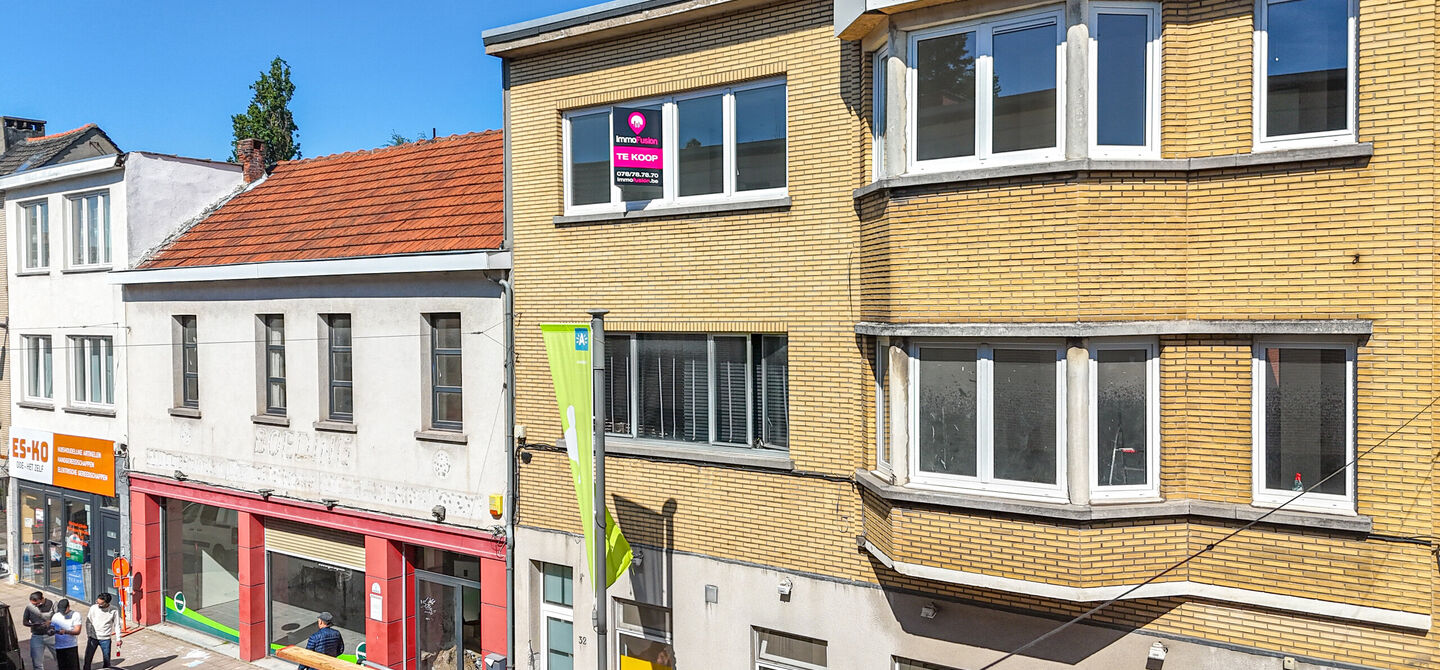 Bij ImmoFusion 7/7 “open huis” : klik op onze 3D-TOUR.
Ervaar vastgoed alsof u er zelf doorloopt!
Bent u op zoek naar een instapklaar appartement met twee slaapkamers, een gunstig EPC-label en een conforme elektrische installatie? Dan is dit appartem