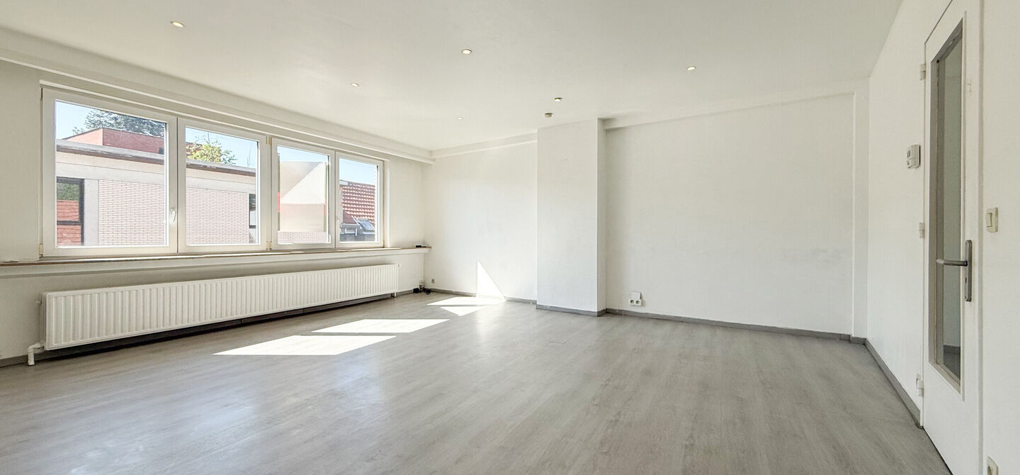 Bij ImmoFusion 7/7 “open huis” : klik op onze 3D-TOUR.
Ervaar vastgoed alsof u er zelf doorloopt!
Bent u op zoek naar een instapklaar appartement met twee slaapkamers, een gunstig EPC-label en een conforme elektrische installatie? Dan is dit appartem