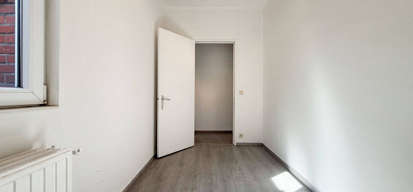 Bij ImmoFusion 7/7 “open huis” : klik op onze 3D-TOUR.
Ervaar vastgoed alsof u er zelf doorloopt!
Bent u op zoek naar een instapklaar appartement met twee slaapkamers, een gunstig EPC-label en een conforme elektrische installatie? Dan is dit appartem