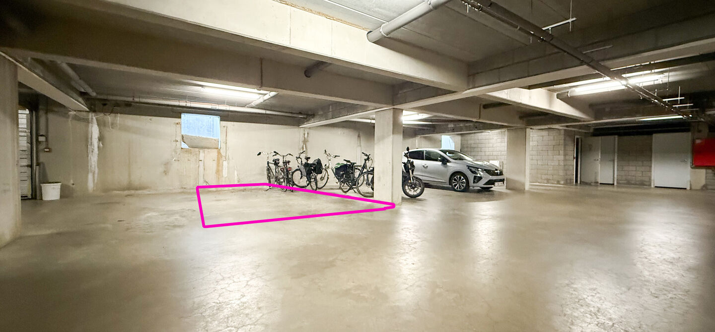 Bij ImmoFusion 7/7 &ldquo;open huis&rdquo; : klik op onze 3D-TOUR.
Ervaar vastgoed alsof je er zelf doorloopt!

Welkom in dit aangename en ruime appartement, gelegen op de bovenste verdieping (2de verdiep) van een verzorgd gebouw in een rustige woonwijk te Bering