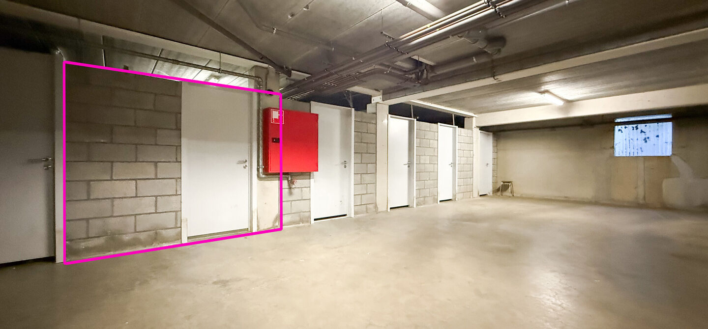 Bij ImmoFusion 7/7 &ldquo;open huis&rdquo; : klik op onze 3D-TOUR.
Ervaar vastgoed alsof je er zelf doorloopt!

Welkom in dit aangename en ruime appartement, gelegen op de bovenste verdieping (2de verdiep) van een verzorgd gebouw in een rustige woonwijk te Bering