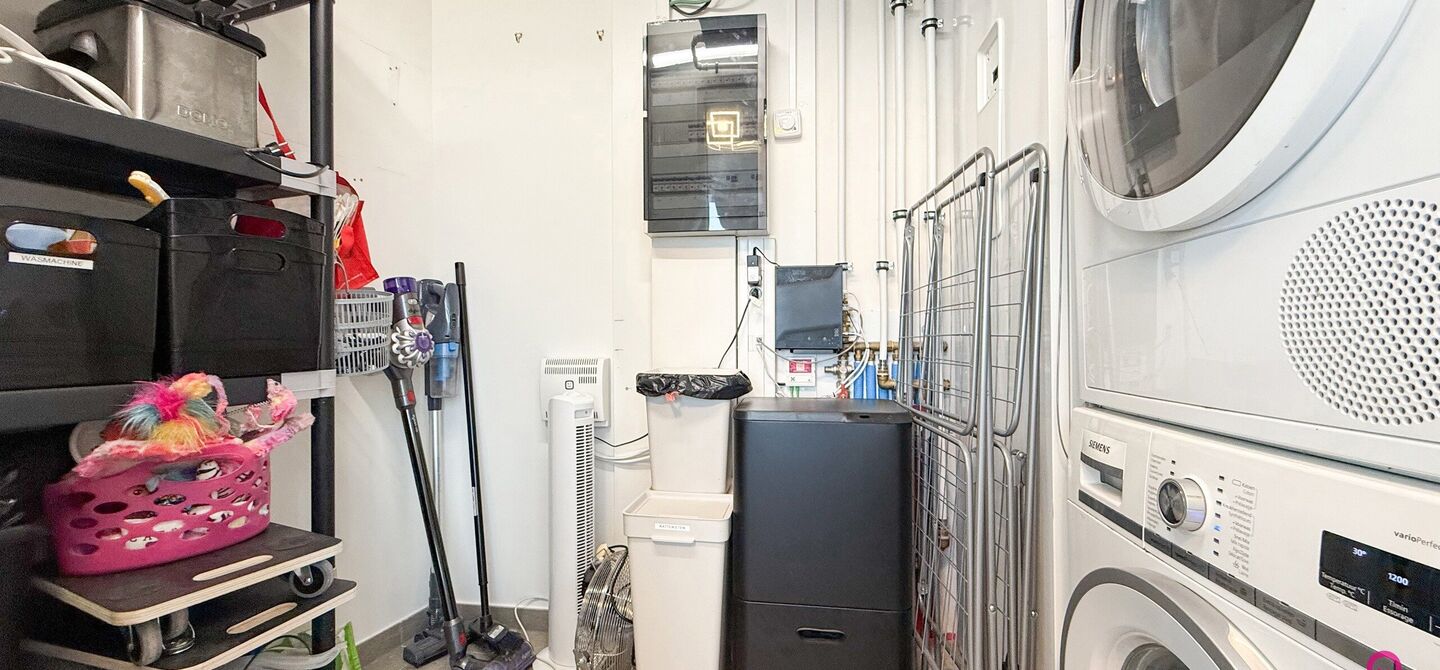 Bij ImmoFusion 7/7 “open huis”: klik op onze 3D-TOUR.
Ervaar vastgoed alsof je er zelf doorloopt!

Ontdek dit moderne en energiezuinige appartement aan de August Cuppensstraat 6 bus C05 in het hart van Beringen. Dit instapklaar appartement uit 2021 bi