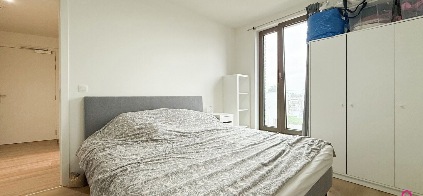 Bij ImmoFusion 7/7 “open huis”: klik op onze 3D-TOUR.
Ervaar vastgoed alsof je er zelf doorloopt!

Ontdek dit moderne en energiezuinige appartement aan de August Cuppensstraat 6 bus C05 in het hart van Beringen. Dit instapklaar appartement uit 2021 bi