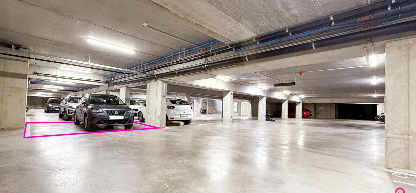 Bij ImmoFusion 7/7 “open huis”: klik op onze 3D-TOUR.
Ervaar vastgoed alsof je er zelf doorloopt!

Ontdek dit moderne en energiezuinige appartement aan de August Cuppensstraat 6 bus C05 in het hart van Beringen. Dit instapklaar appartement uit 2021 bi