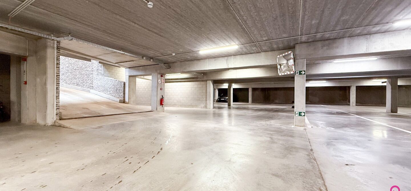 Bij ImmoFusion 7/7 “open huis”: klik op onze 3D-TOUR.
Ervaar vastgoed alsof je er zelf doorloopt!

Ontdek dit moderne en energiezuinige appartement aan de August Cuppensstraat 6 bus C05 in het hart van Beringen. Dit instapklaar appartement uit 2021 bi