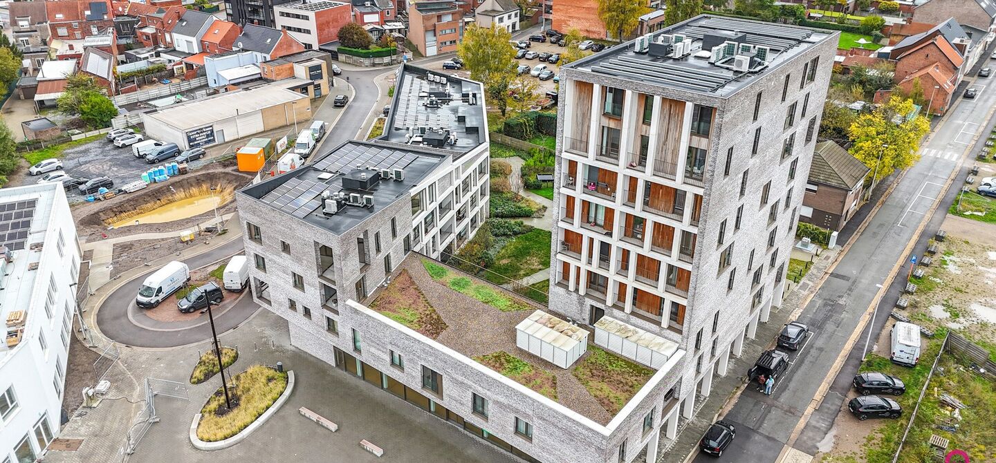 Bij ImmoFusion 7/7 “open huis”: klik op onze 3D-TOUR.
Ervaar vastgoed alsof je er zelf doorloopt!

Ontdek dit moderne en energiezuinige appartement aan de August Cuppensstraat 6 bus C05 in het hart van Beringen. Dit instapklaar appartement uit 2021 bi