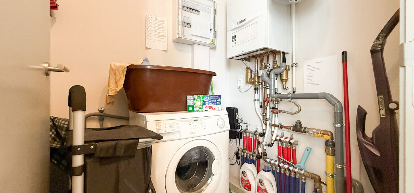 Ervaar bij ImmoFusion 7/7 &ldquo;open huis&rdquo; : klik op onze 3D-TOUR.
Ervaar vastgoed alsof je er zelf doorloopt!

Welkom in dit recent en energiezuinig appartement, gebouwd in 2022, ideaal gelegen in het centrum van Heusden. Dit instapklare appartement combi