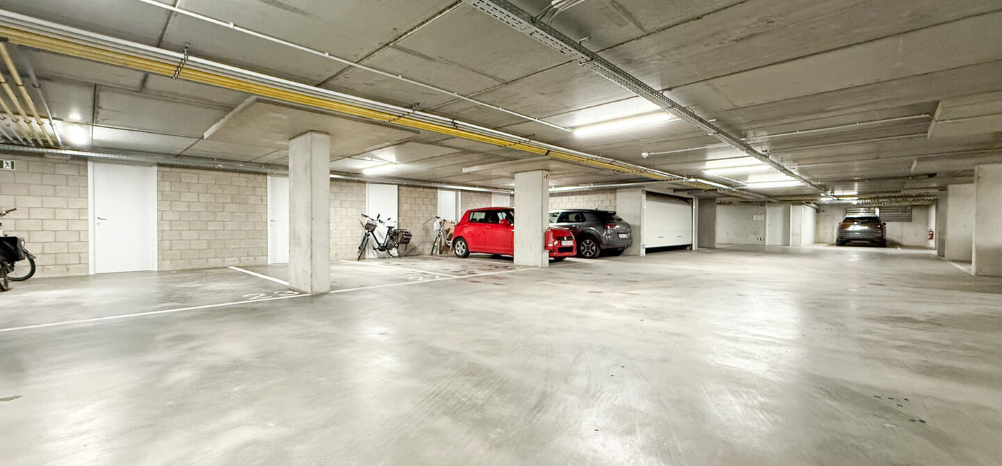 Ervaar bij ImmoFusion 7/7 &ldquo;open huis&rdquo; : klik op onze 3D-TOUR.
Ervaar vastgoed alsof je er zelf doorloopt!

Welkom in dit recent en energiezuinig appartement, gebouwd in 2022, ideaal gelegen in het centrum van Heusden. Dit instapklare appartement combi