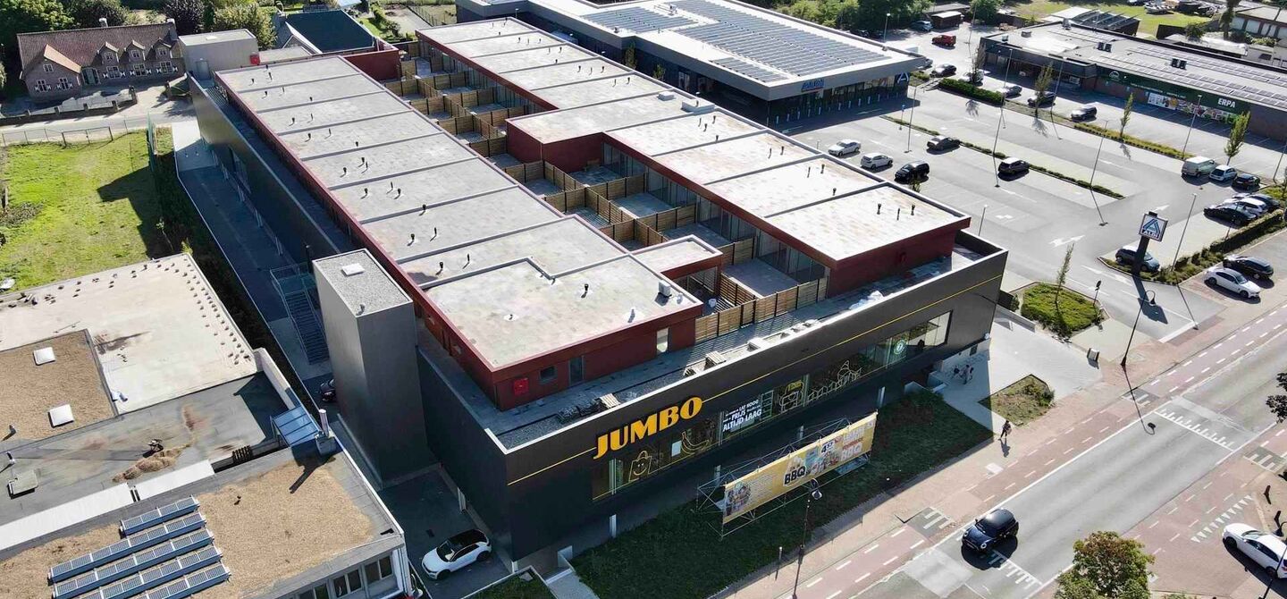 Bij ImmoFusion 7/7 “open huis” : klik op onze 3D-TOUR.
Ervaar vastgoed alsof je er zelf doorloopt!
Op zoek naar een recent, energiezuinig en instapklaar appartement? Dan is dit pareltje uit 2022 misschien wel jouw nieuwe thuis! Gelegen op de Koolmij