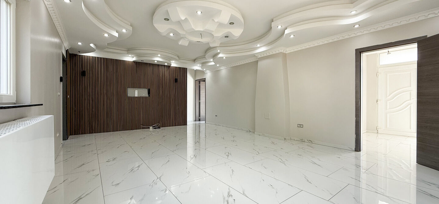 Bij ImmoFusion 7/7 “open huis” : klik op onze 3D-TOUR.
Ervaar vastgoed alsof je er zelf doorloopt!

Net buiten het centrum van Koersel vind je deze woning op een centrale locatie. Een mooie ligging: je wandelt naar het school op enkele minuutjes tijd,