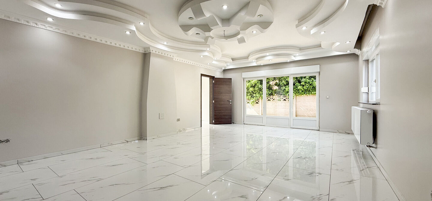 Bij ImmoFusion 7/7 “open huis” : klik op onze 3D-TOUR.
Ervaar vastgoed alsof je er zelf doorloopt!

Net buiten het centrum van Koersel vind je deze woning op een centrale locatie. Een mooie ligging: je wandelt naar het school op enkele minuutjes tijd,