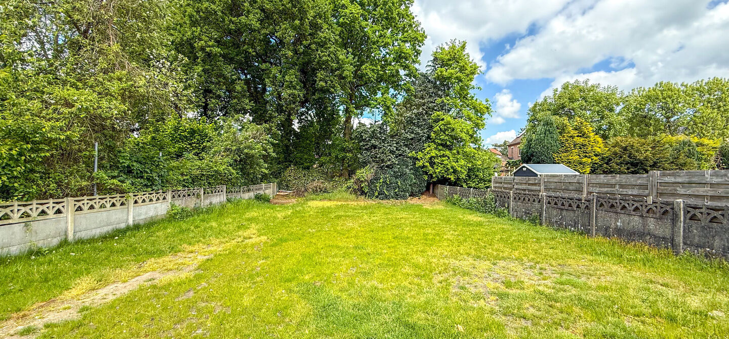 Bij ImmoFusion 7/7 “open huis” : klik op onze 3D-TOUR.
Ervaar vastgoed alsof je er zelf doorloopt!

Net buiten het centrum van Koersel vind je deze woning op een centrale locatie. Een mooie ligging: je wandelt naar het school op enkele minuutjes tijd,