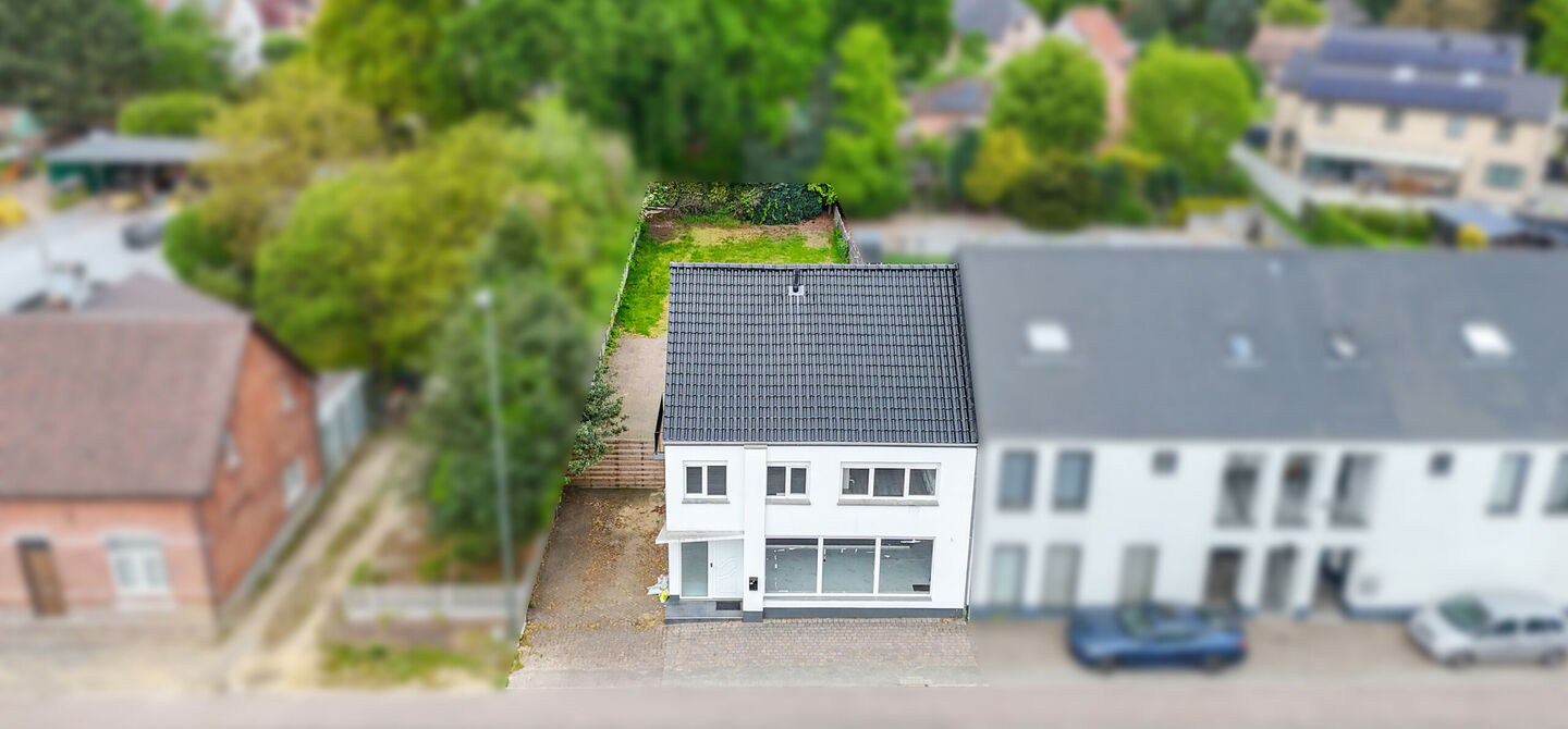 Bij ImmoFusion 7/7 “open huis” : klik op onze 3D-TOUR.
Ervaar vastgoed alsof je er zelf doorloopt!

Net buiten het centrum van Koersel vind je deze woning op een centrale locatie. Een mooie ligging: je wandelt naar het school op enkele minuutjes tijd,