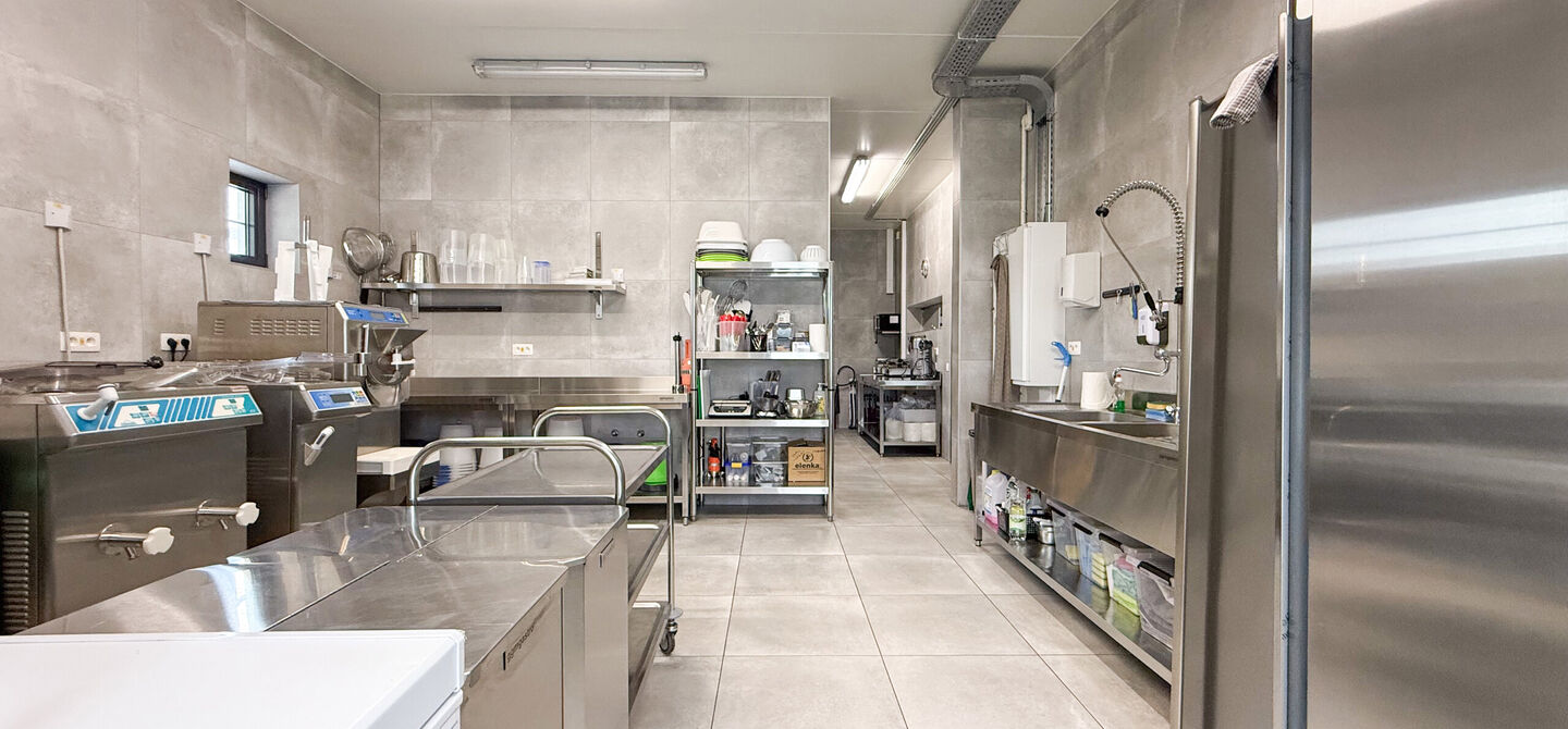 Gebouw voor gemengd gebruik te huur in Heusden-Zolder