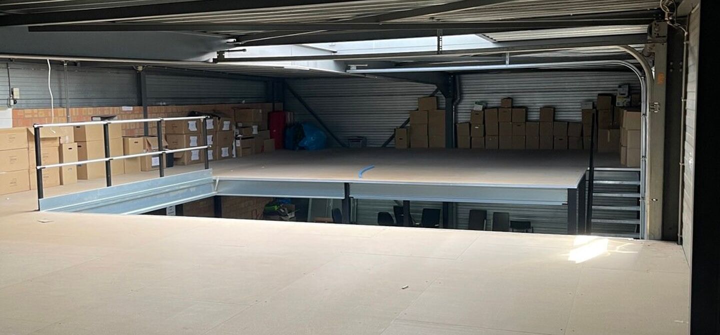 Gebouw voor gemengd gebruik te huur in Oudsbergen