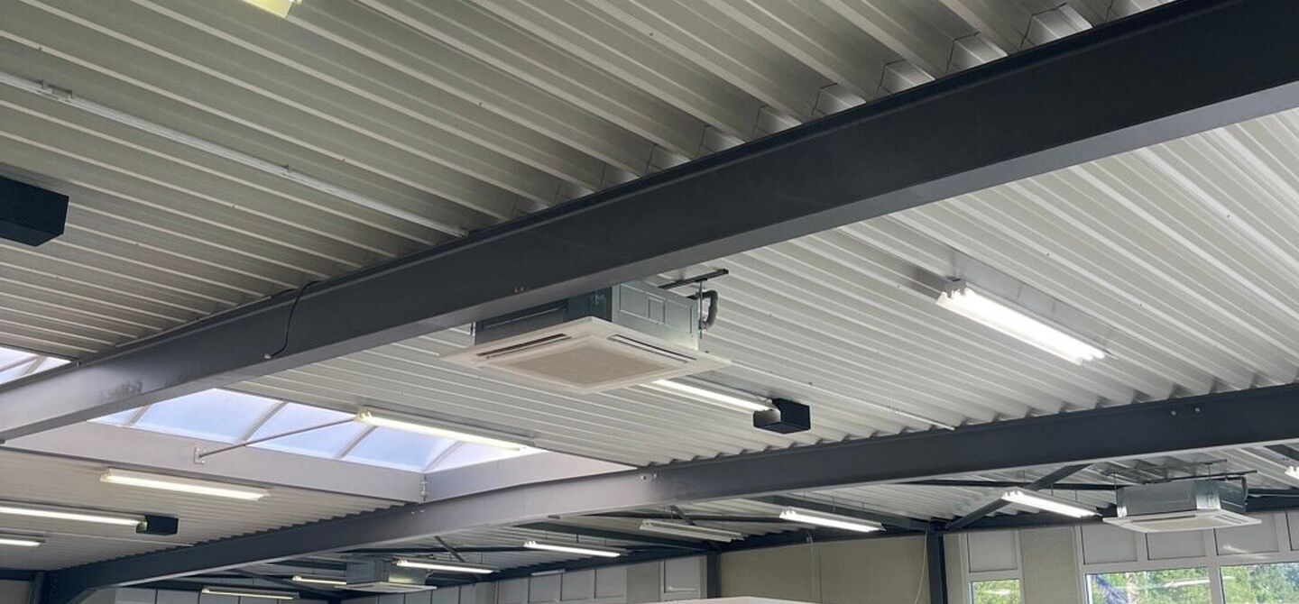 Gebouw voor gemengd gebruik te huur in Oudsbergen