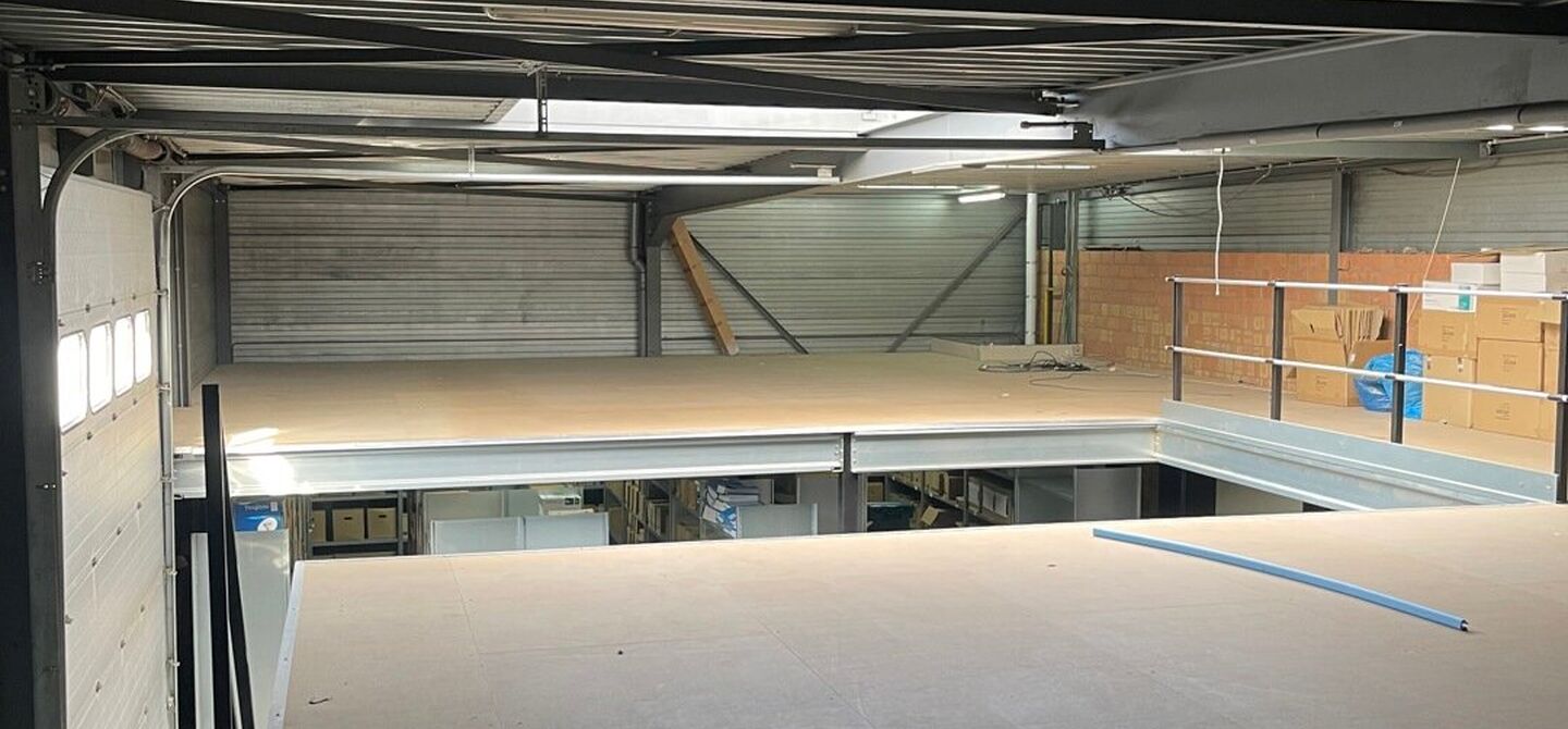 Gebouw voor gemengd gebruik te huur in Oudsbergen