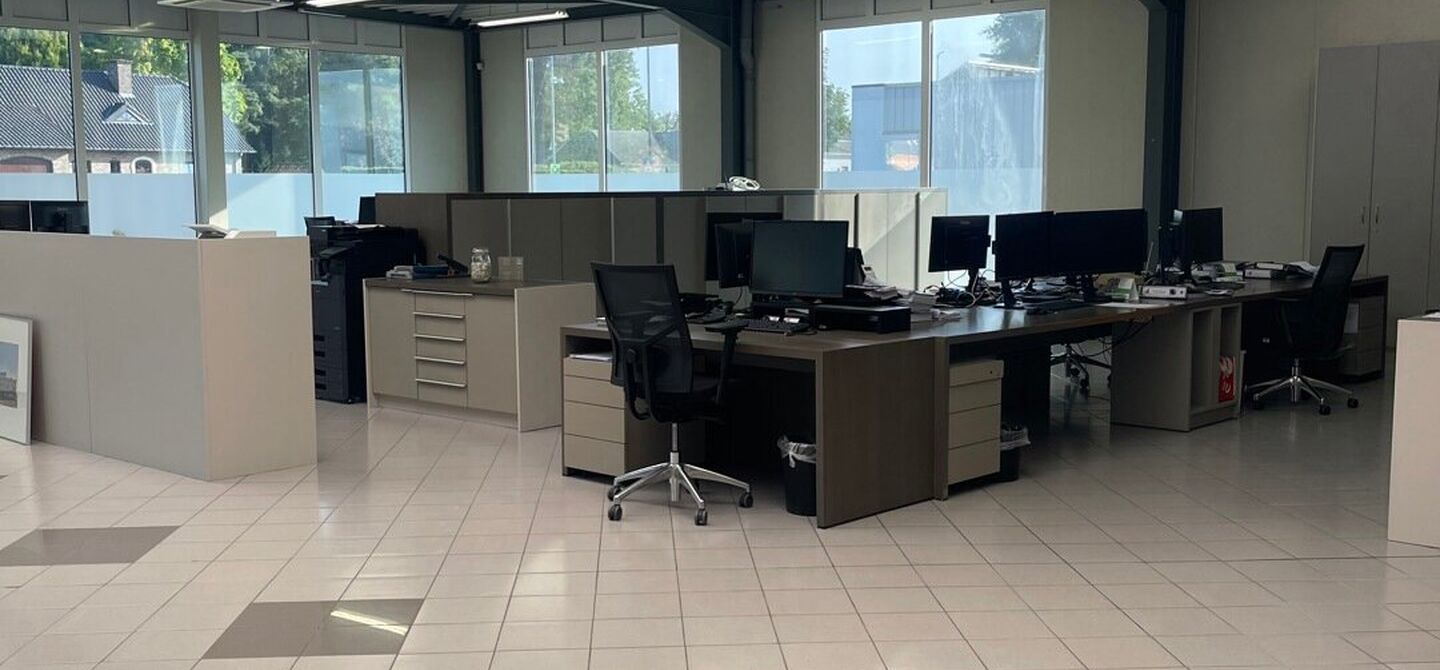 Gebouw voor gemengd gebruik te huur in Oudsbergen