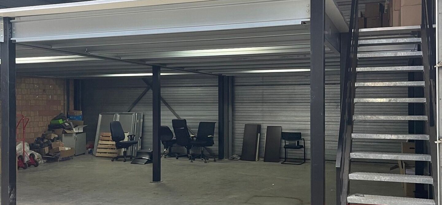 Gebouw voor gemengd gebruik te huur in Oudsbergen