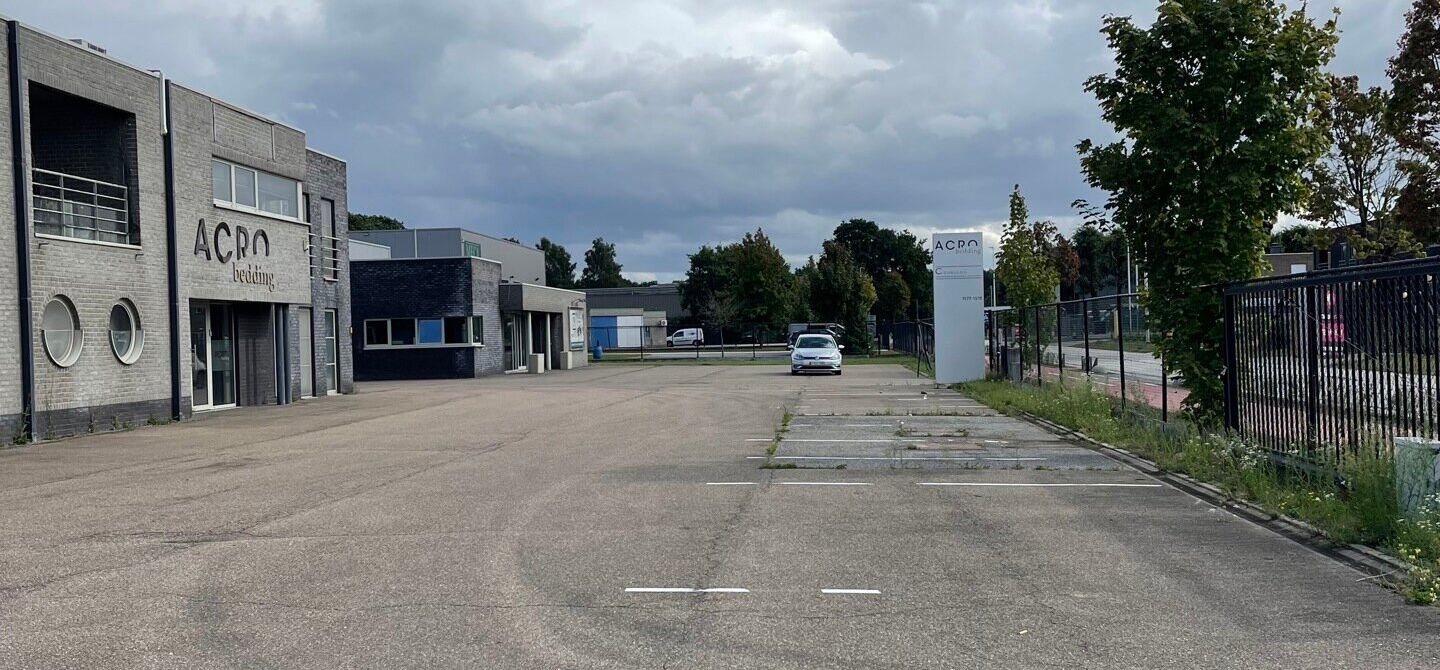 Gebouw voor gemengd gebruik te huur in Oudsbergen