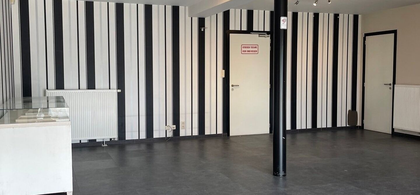 Gebouw voor gemengd gebruik te huur in Oudsbergen