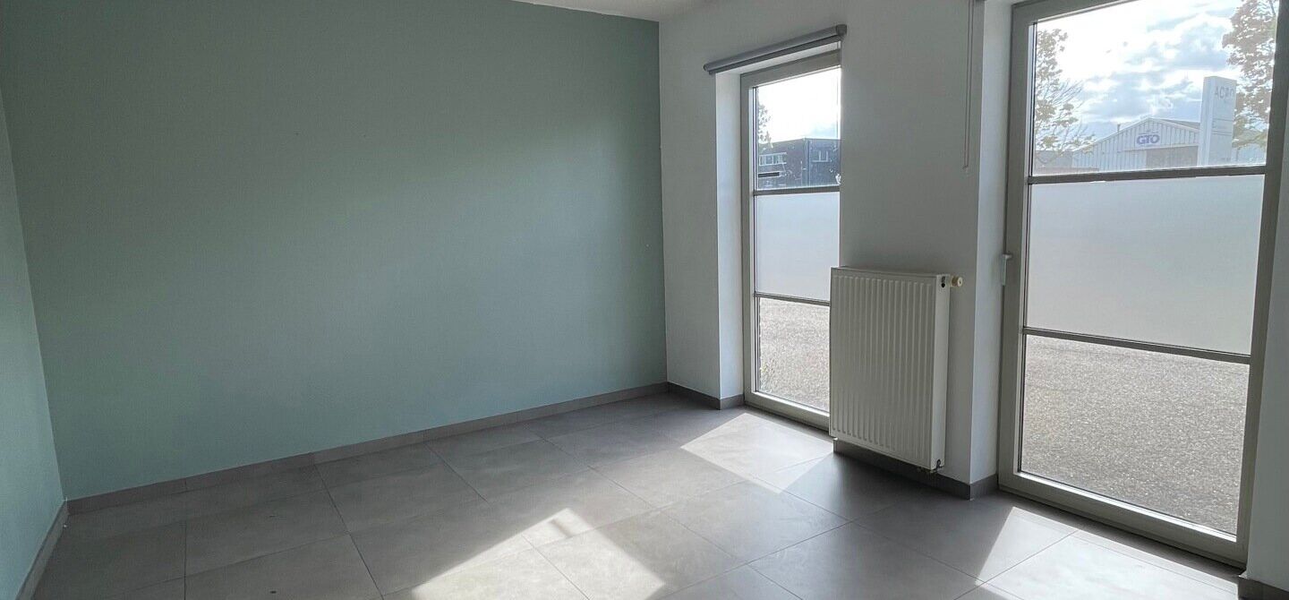 Gebouw voor gemengd gebruik te huur in Oudsbergen