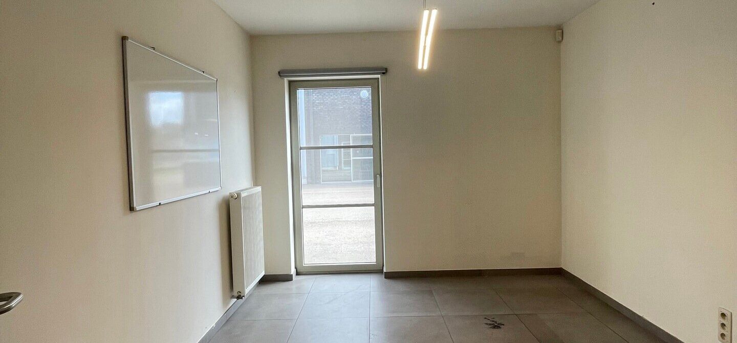 Gebouw voor gemengd gebruik te huur in Oudsbergen