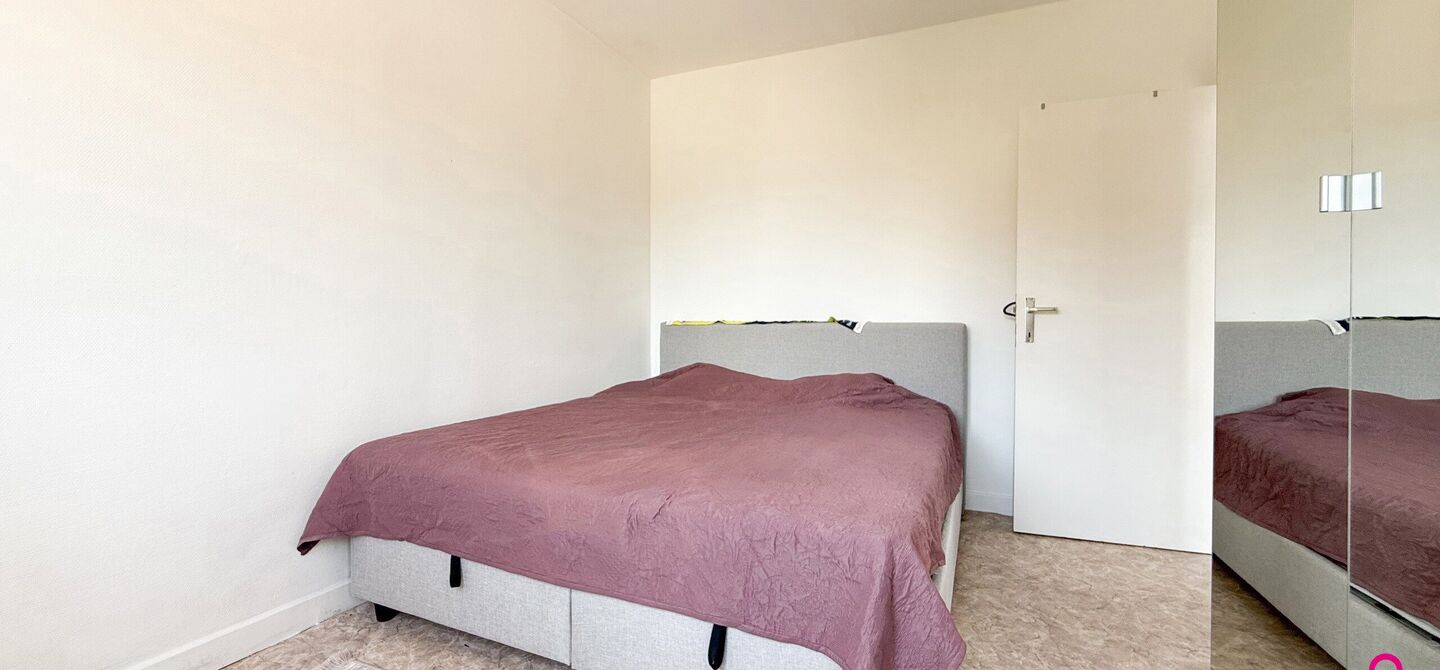 Bij ImmoFusion 7/7 “open huis”: klik op onze 3D-TOUR.
Ervaar vastgoed alsof je er zelf doorloopt!
Ontdek deze zeldzame opportuniteit in het hart van As: een veelzijdig en instapklaar handelspand mét appartement erboven, op een mooi omheind perceel v
