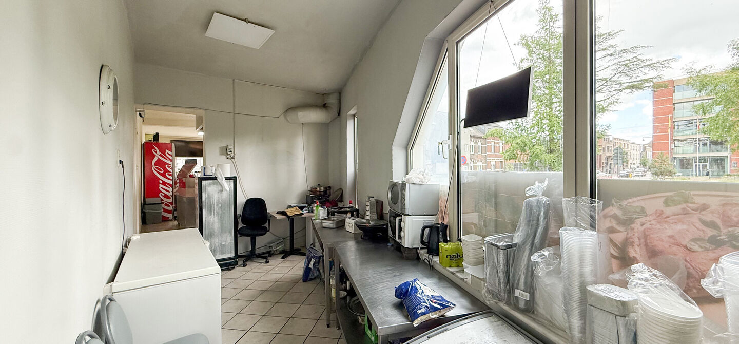 Gebouw voor gemengd gebruik te koop in Hasselt