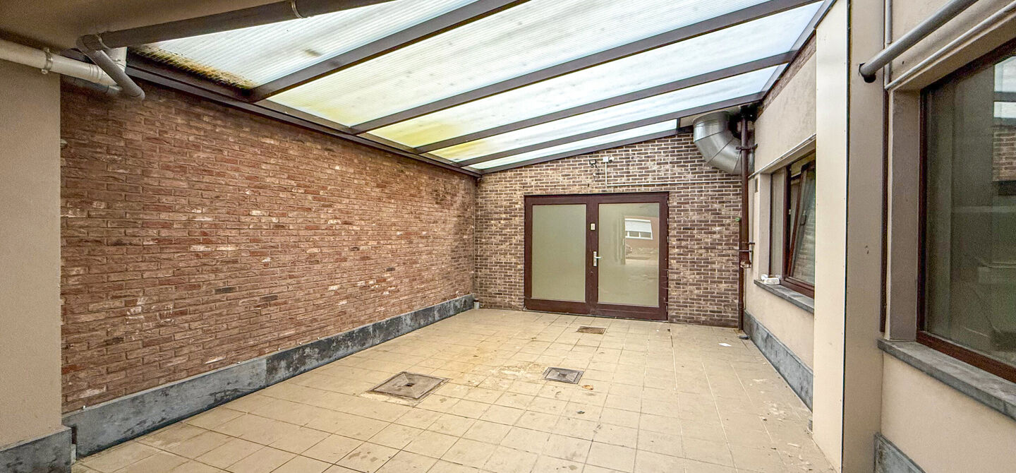 Gebouw voor gemengd gebruik te koop in Wellen