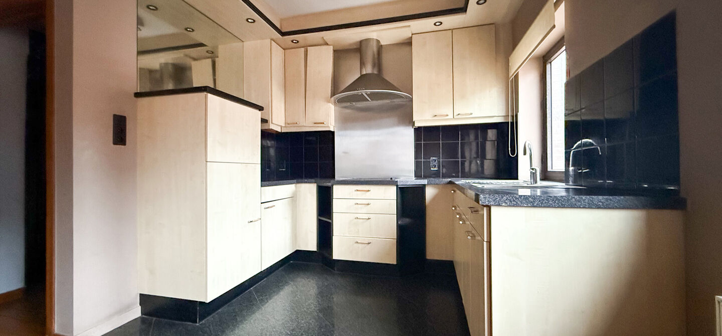 Gebouw voor gemengd gebruik te koop in Wellen