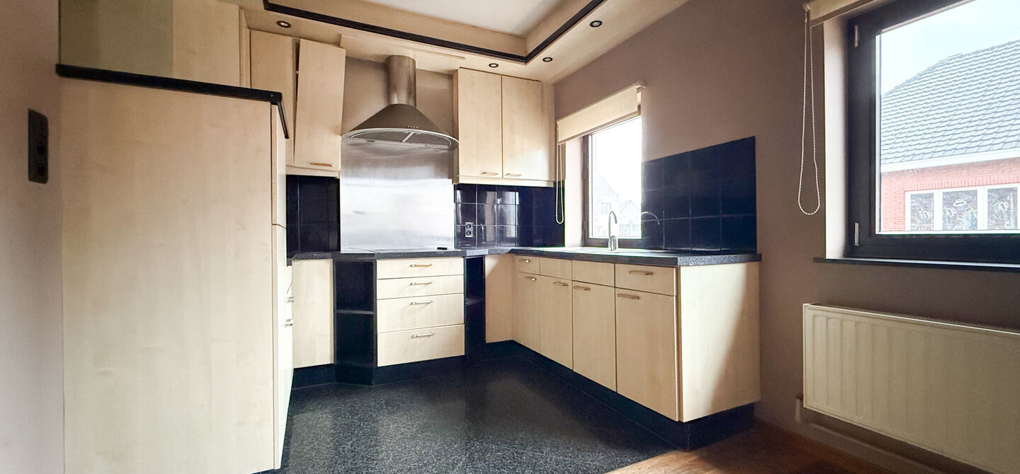 Gebouw voor gemengd gebruik te koop in Wellen