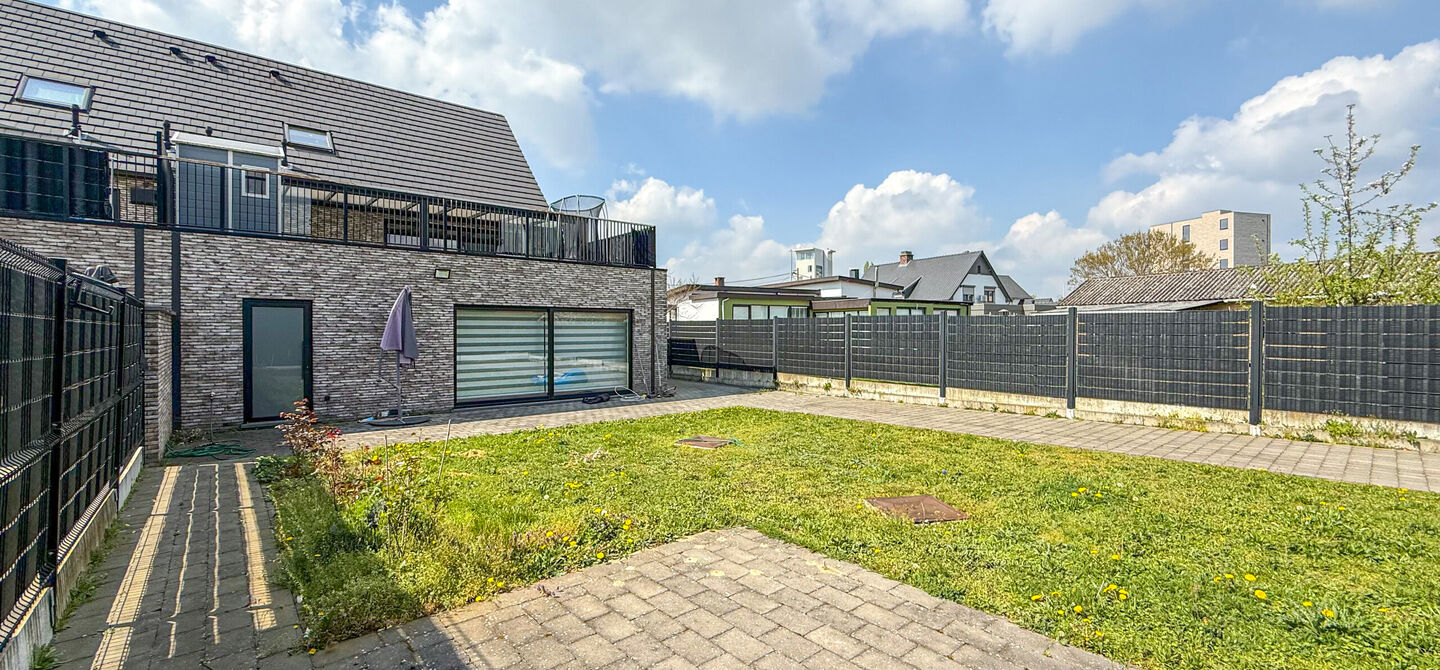 Gelijkvloerse verd. + tuin te koop in Beringen