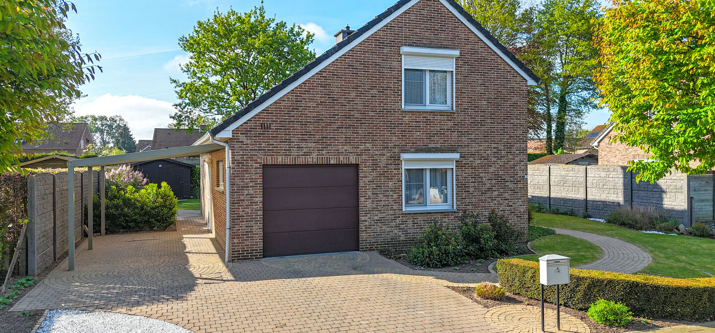Bij ImmoFusion 7/7 &ldquo;open huis&rdquo; : klik op onze 3D-TOUR.
Ervaar vastgoed alsof je er zelf doorloopt!

Welkom in deze charmante open bebouwing, rustig gelegen in een aangename woonwijk te Heusden-Zolder. Deze instapklare woning combineert ruimte, comfort
