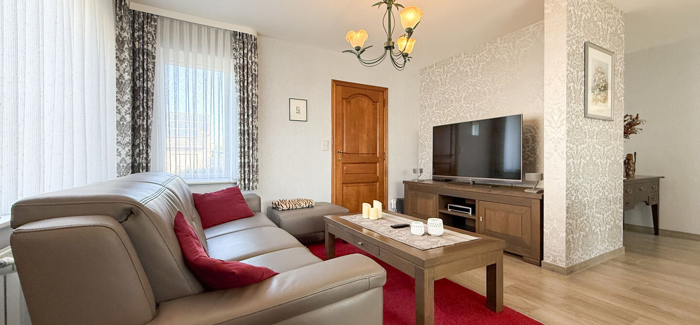 Bij ImmoFusion 7/7 &ldquo;open huis&rdquo; : klik op onze 3D-TOUR.
Ervaar vastgoed alsof je er zelf doorloopt!

Welkom in deze charmante open bebouwing, rustig gelegen in een aangename woonwijk te Heusden-Zolder. Deze instapklare woning combineert ruimte, comfort