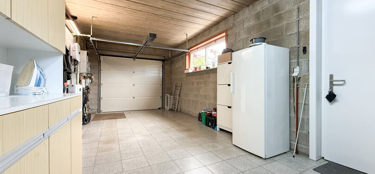 Bij ImmoFusion 7/7 &ldquo;open huis&rdquo; : klik op onze 3D-TOUR.
Ervaar vastgoed alsof je er zelf doorloopt!

Welkom in deze charmante open bebouwing, rustig gelegen in een aangename woonwijk te Heusden-Zolder. Deze instapklare woning combineert ruimte, comfort