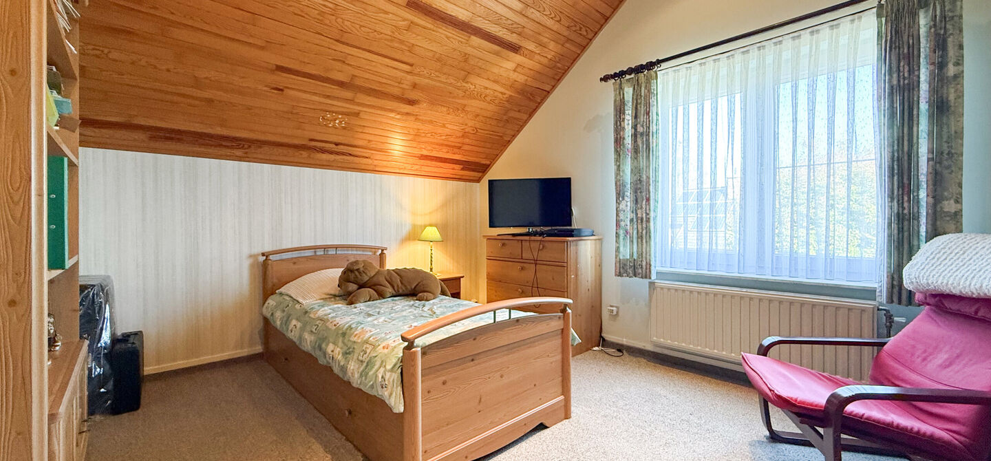 Bij ImmoFusion 7/7 &ldquo;open huis&rdquo; : klik op onze 3D-TOUR.
Ervaar vastgoed alsof je er zelf doorloopt!

Welkom in deze charmante open bebouwing, rustig gelegen in een aangename woonwijk te Heusden-Zolder. Deze instapklare woning combineert ruimte, comfort