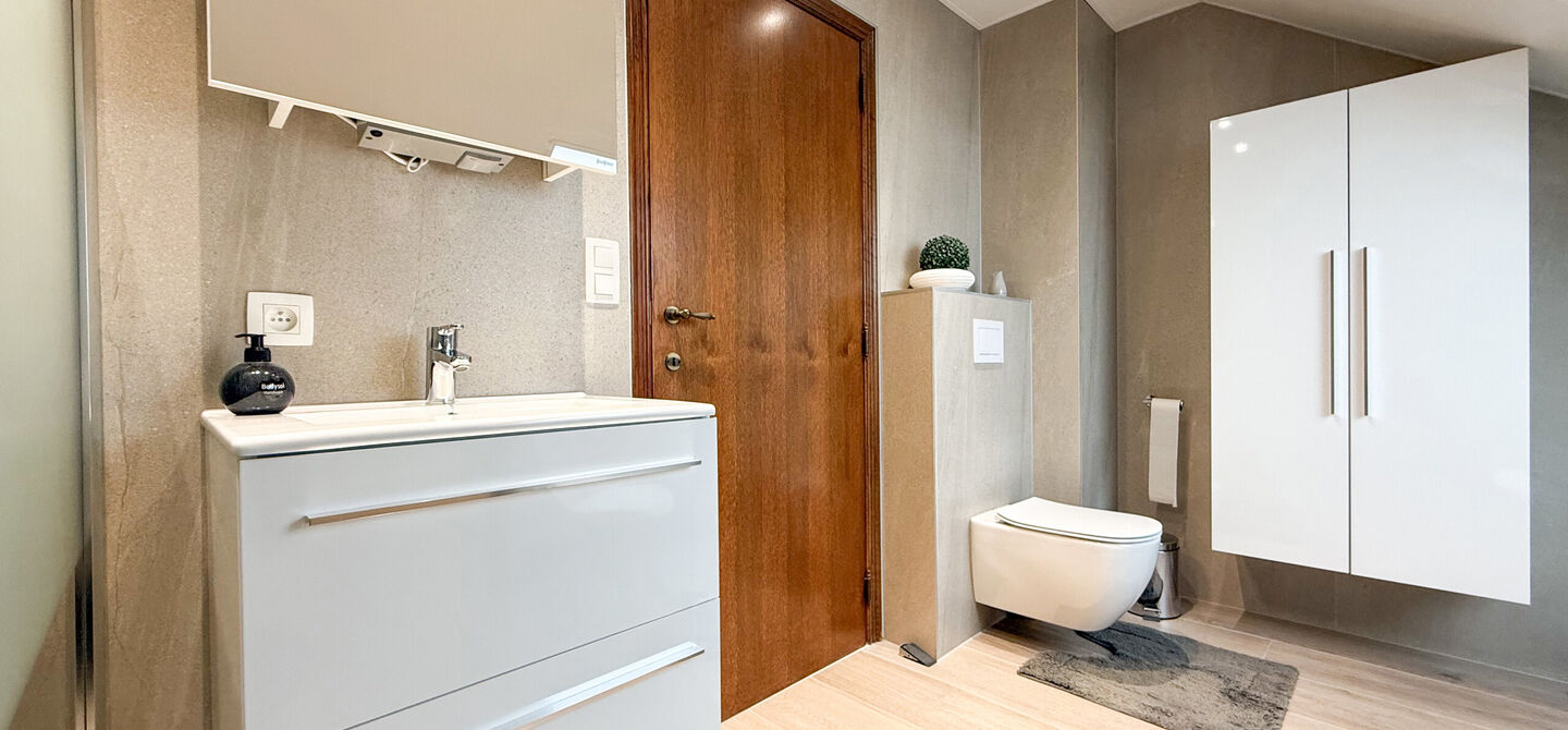 Bij ImmoFusion 7/7 &ldquo;open huis&rdquo; : klik op onze 3D-TOUR.
Ervaar vastgoed alsof je er zelf doorloopt!

Welkom in deze charmante open bebouwing, rustig gelegen in een aangename woonwijk te Heusden-Zolder. Deze instapklare woning combineert ruimte, comfort